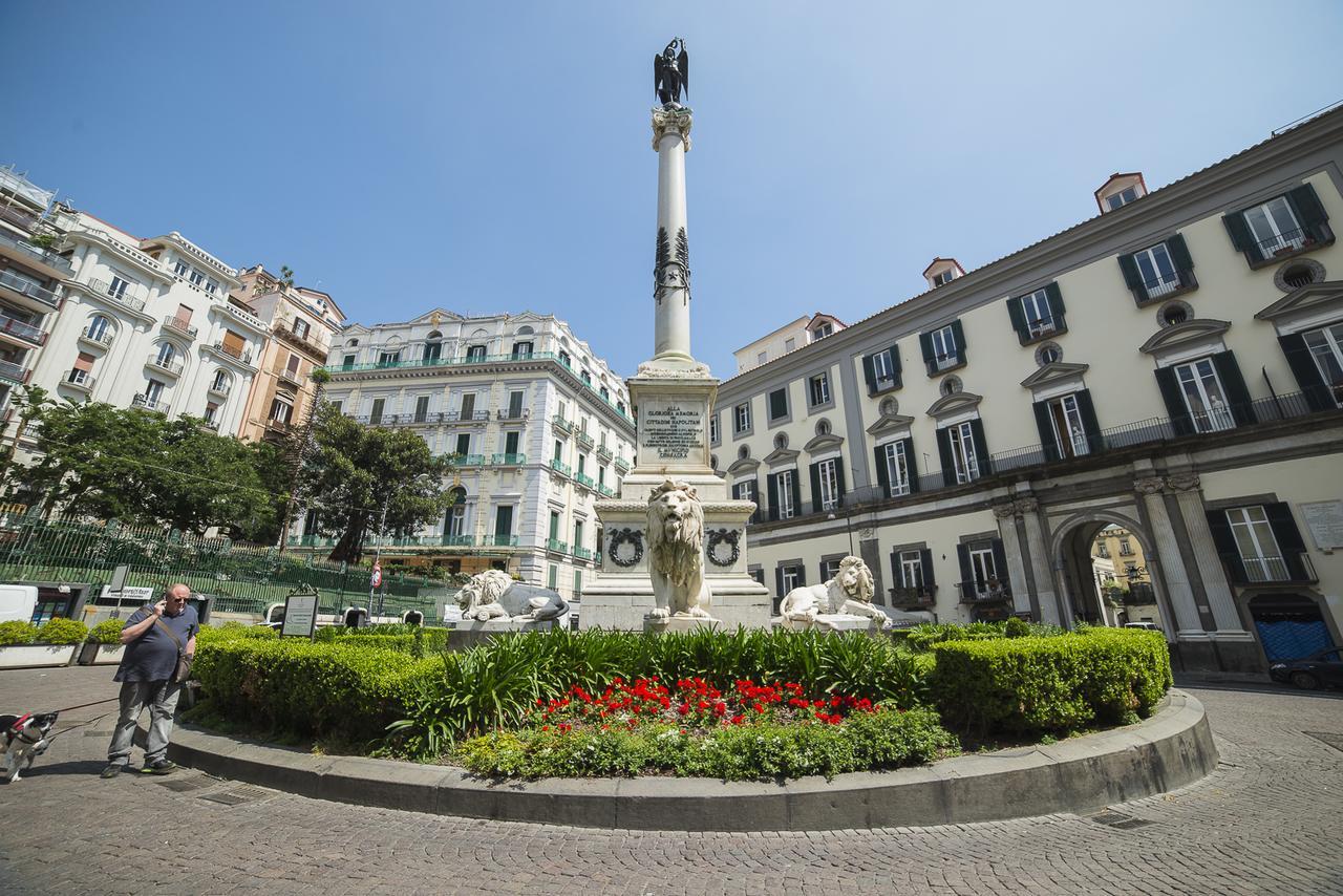Bed and Breakfast Le Stanze Di Piazza Dei Martiri Neapel Exterior foto